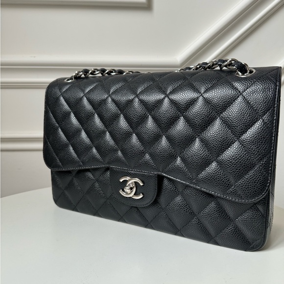 —SOLD— Jumbo classic Black Flap - Picture 6 of 16